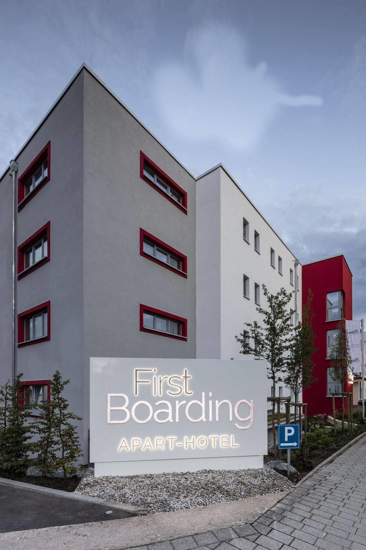 Apart-Hotel Firstboarding بايروث المظهر الخارجي الصورة
